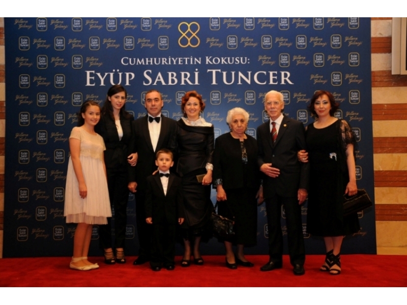 Eyp Sabri Tuncer Ailesi